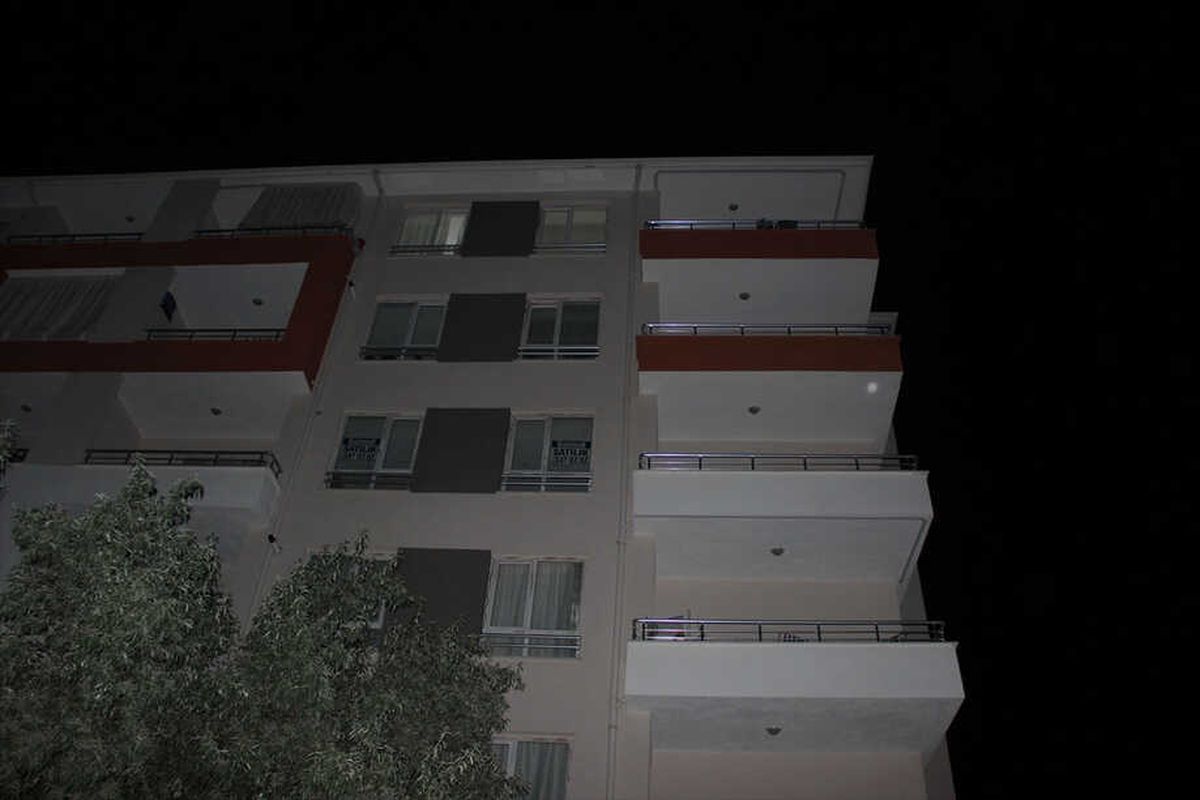 Balkondan Düşen 1 Yaşındaki Bebek Öldü