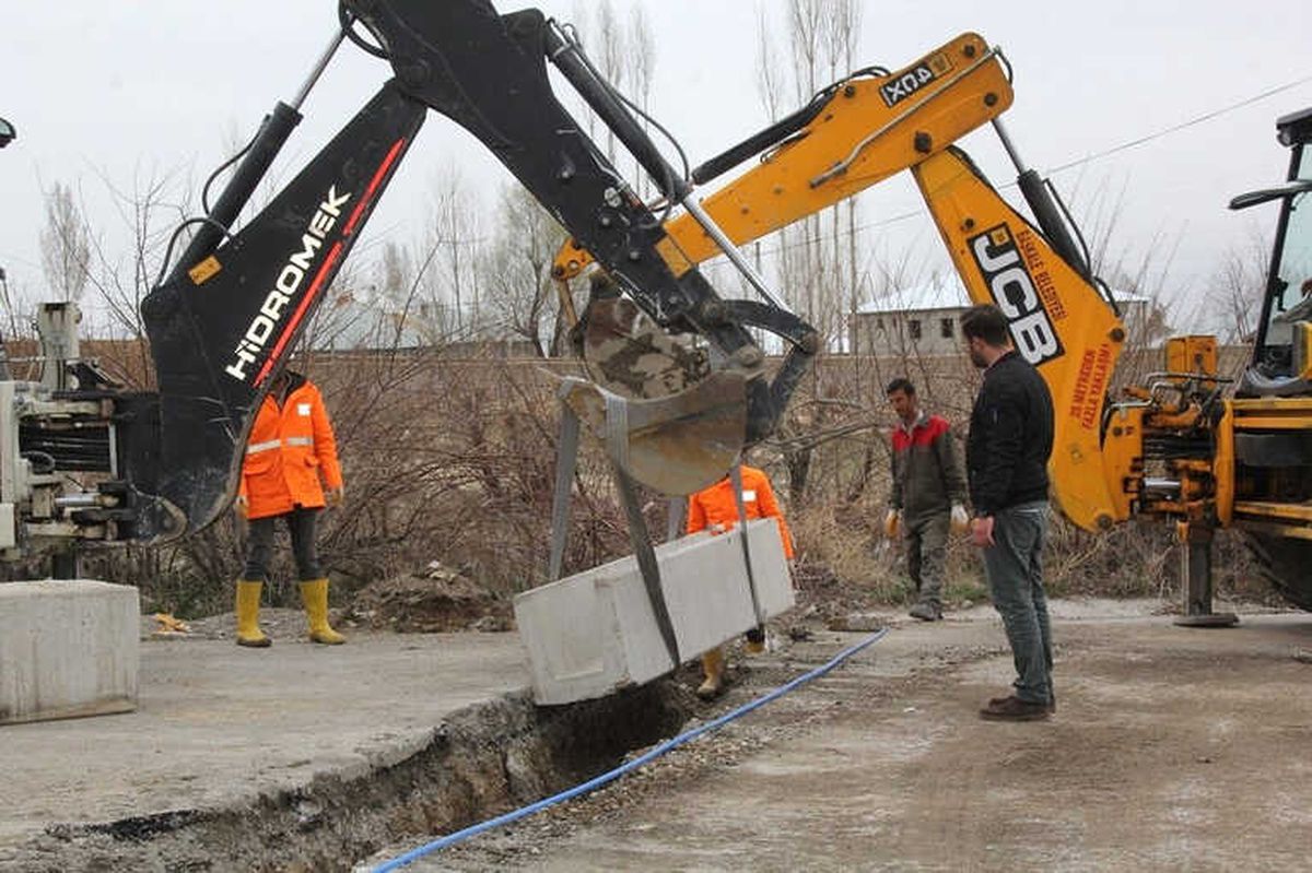 Başkale Belediyesinden Çalışma Seferberliği