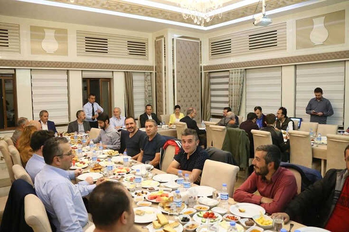 Başkan Kamil Saraçoğlu \'Basınla Sahur\'da Buluştu