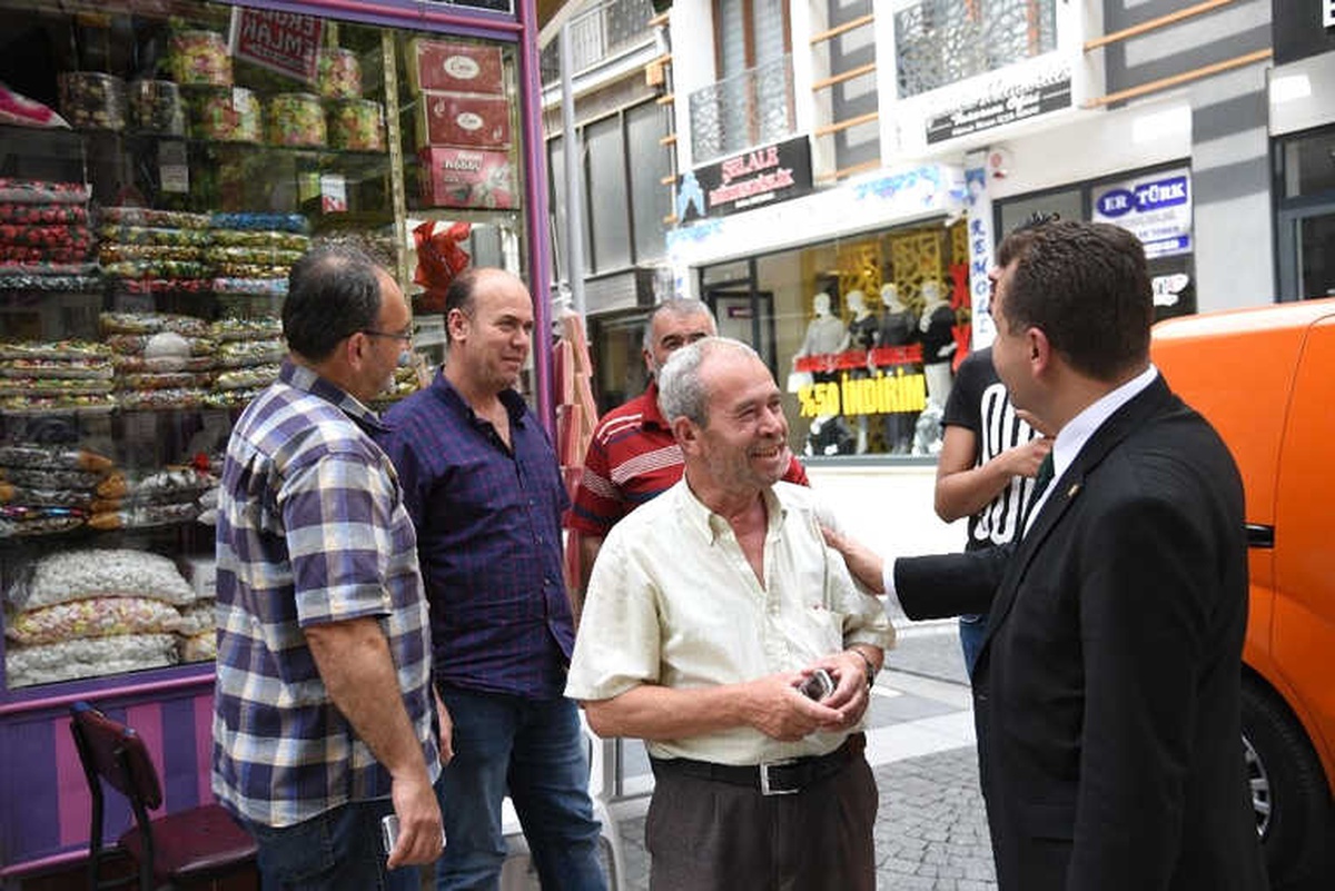 Başkan Yılmaz, Gündüz Merkez de Gece Kırsalda