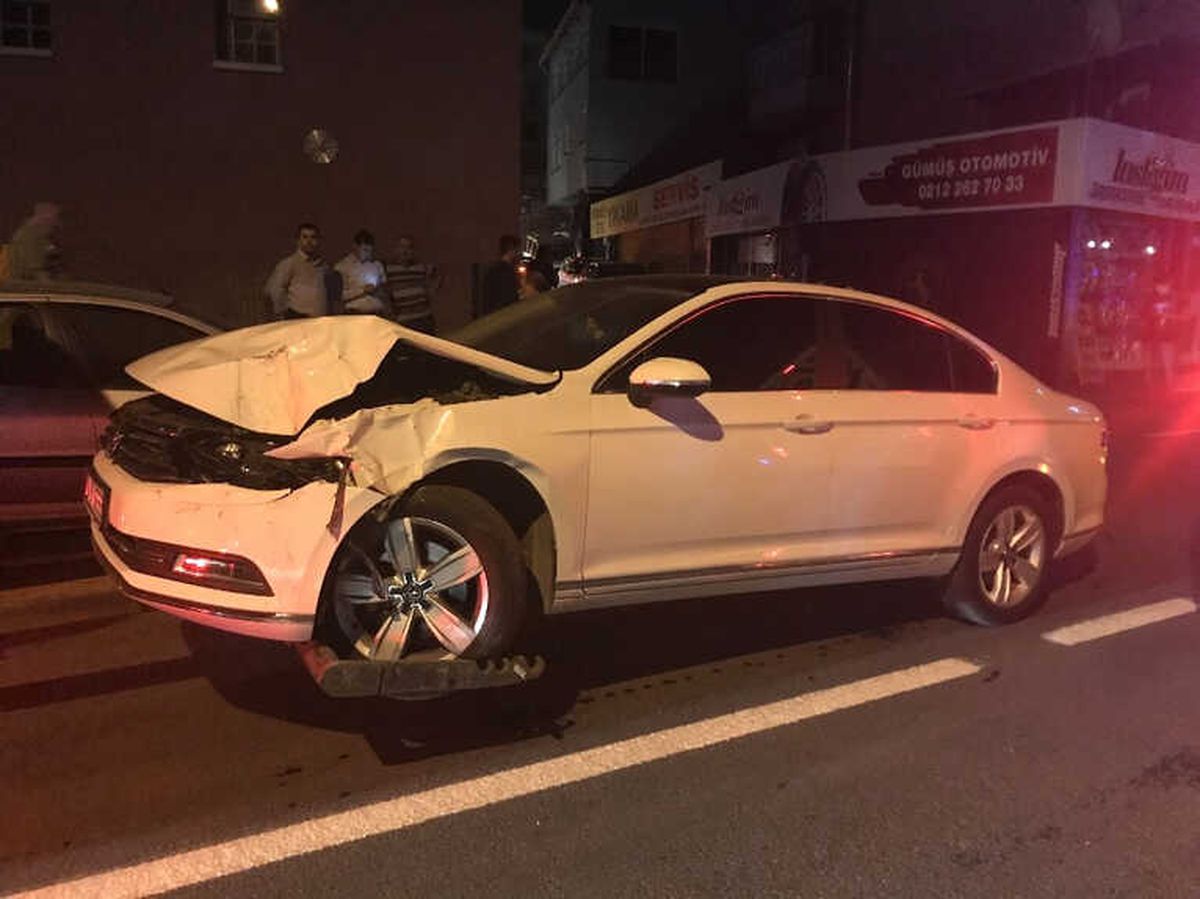 Beyoğlu\'nda Aracıyla Takla Atan Sürücü Aracını Bırakıp Kayıplara Karıştı