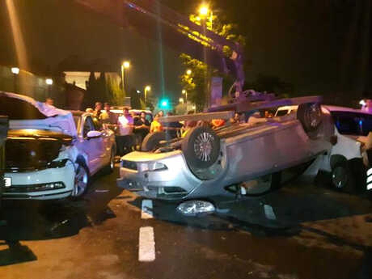 Beyoğlu\'nda Otomobili ile Takla Atan Sürücü Kaza Sonrası Olay Yerinden Kaçtı