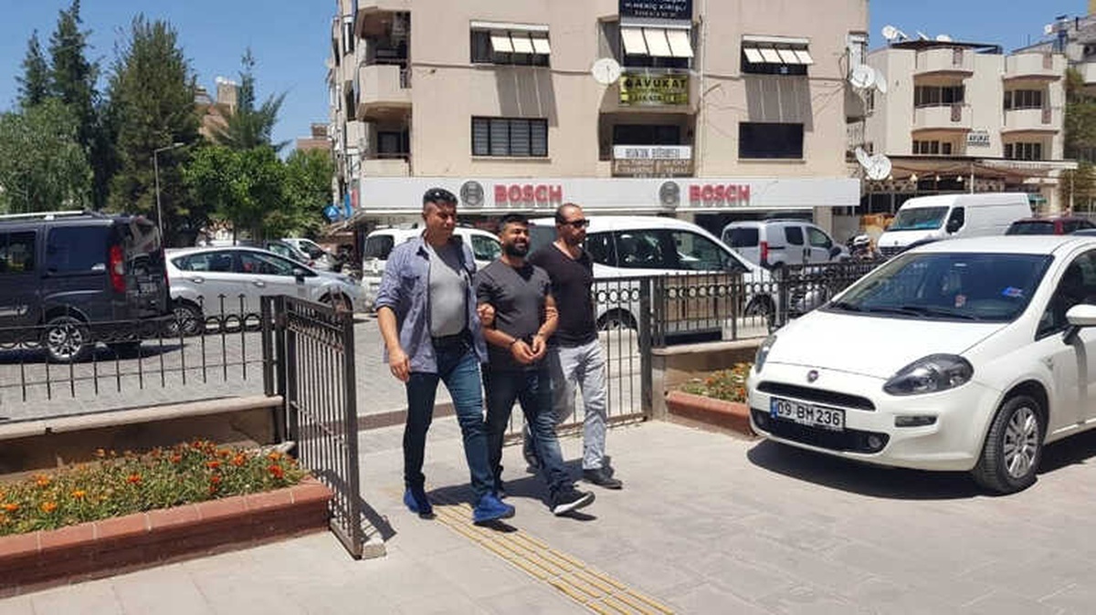 Cezaevi Firarisi İnsan Taciri Kuşadası\'nda Yakalandı