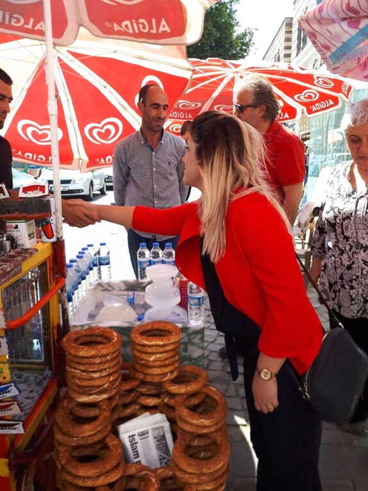 CHP\'nin En Genç Kadın Milletvekili Adayı Çalışmalarını Sürdürüyor