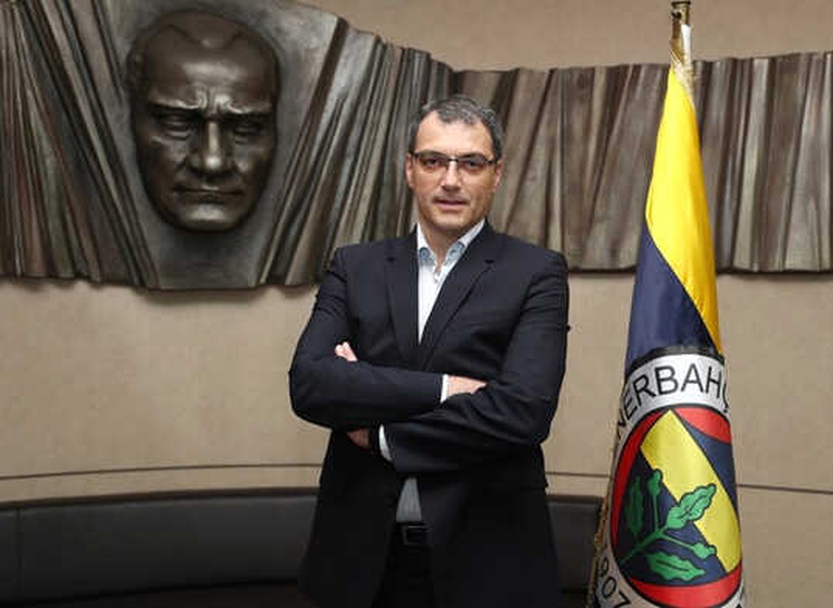 Fenerbahçe, Sportif Direktörlüğe Comolli\'yi Getirdi