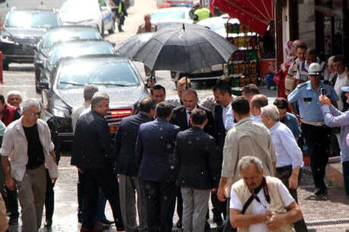 İlçe Başkanının İsmini Unutması Bakan Özlü\'yü Gülümsetti
