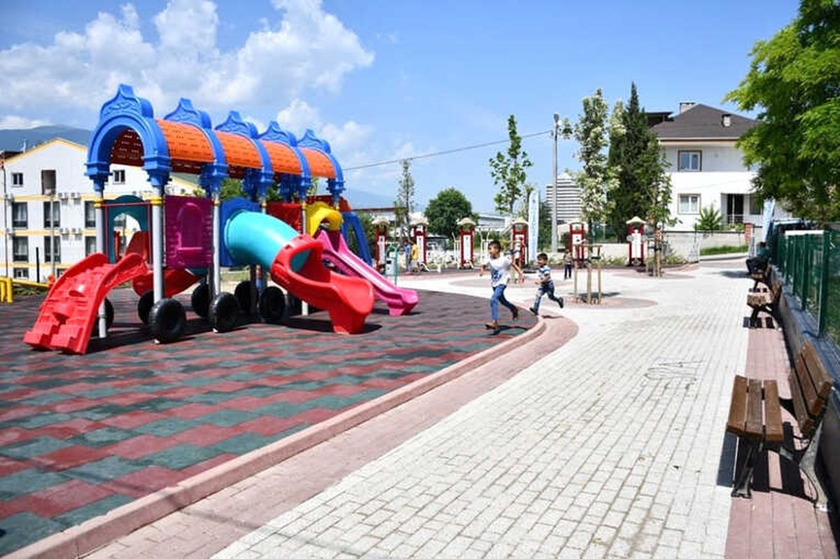İnegöl\'de Çocuklara Yeni Oyun Alanı