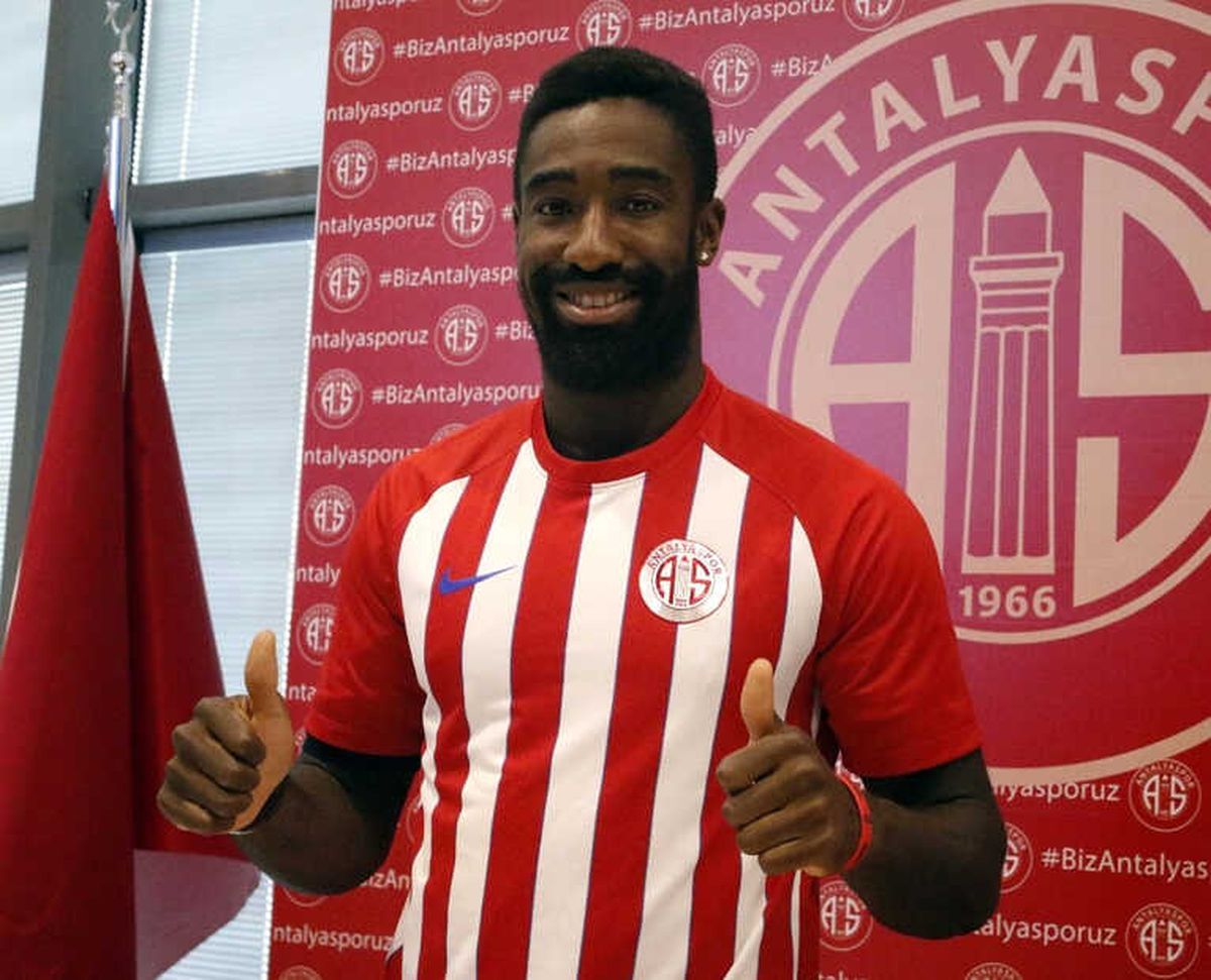 Johan Djourou\'ya Çizmeden Talip Var