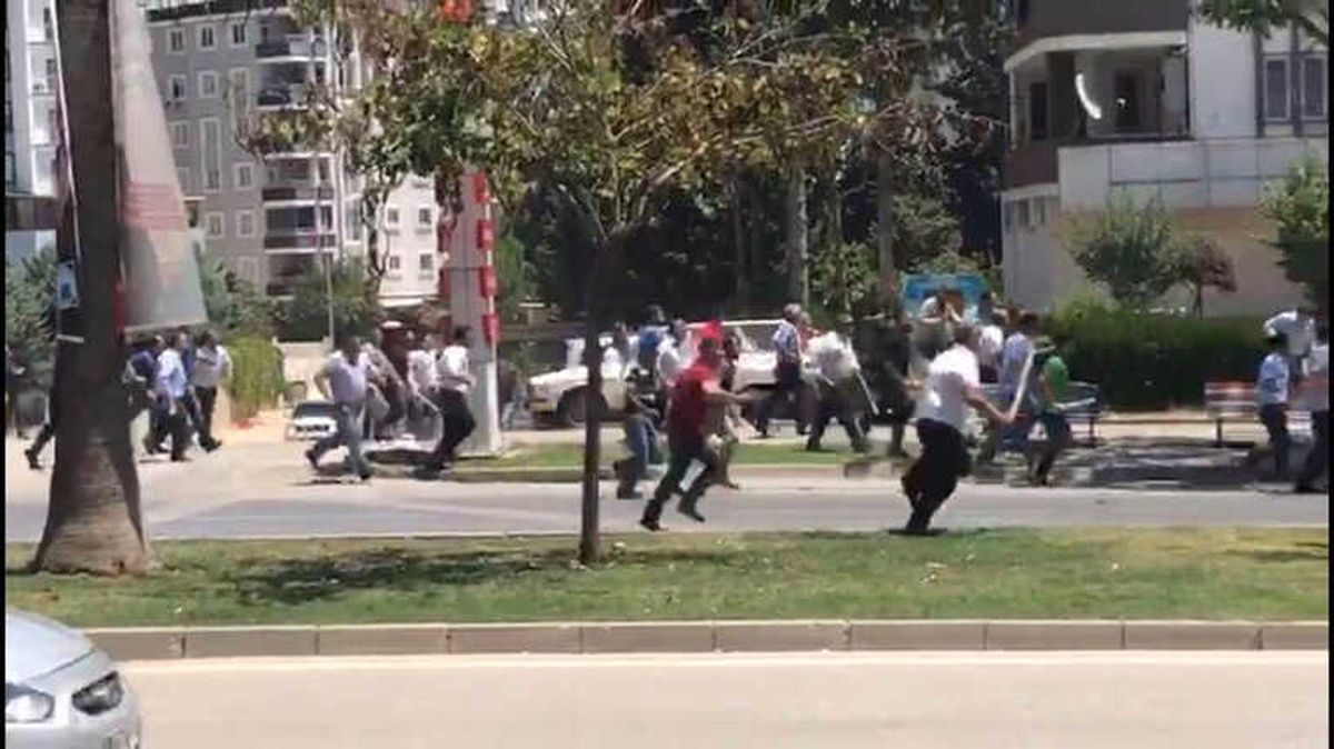 Kavga Eden Toplu Taşımacıları Polis Dağıttı