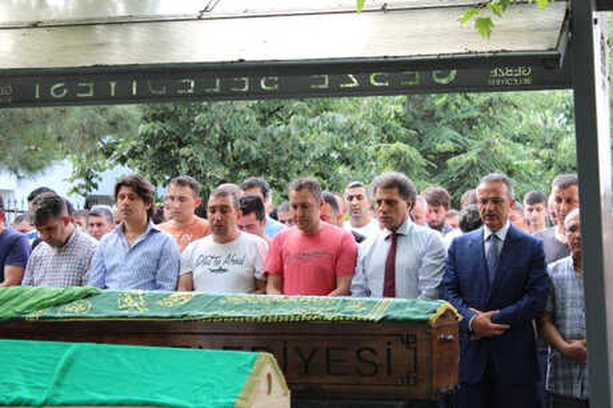 Kazada Ölen Anne- Kızgözyaşlarıyla Toprağa Verildi