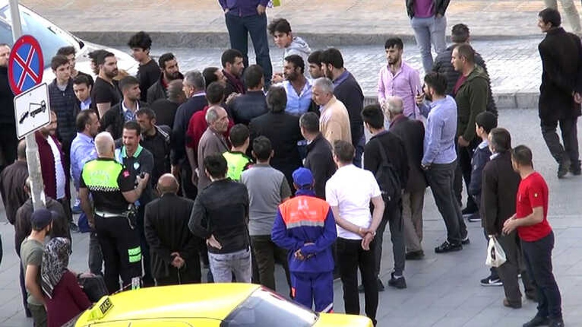 Kendisine Ceza Kesen Trafik Polisine Mukavemette Bulunan Taksici Gözaltına Alındı