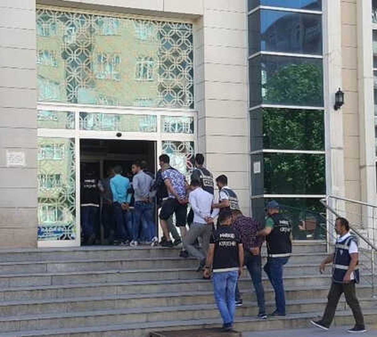 Kırşehir\'de Uyuşturucu Şüphelisi 6 Kişi Tutuklandı