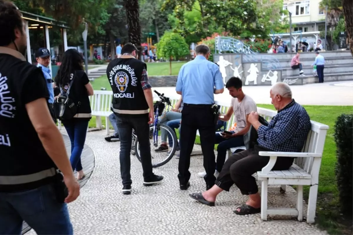 Kocaeli Polisinden Parklarda Geniş Çaplı Uygulama: 13 Gözaltı