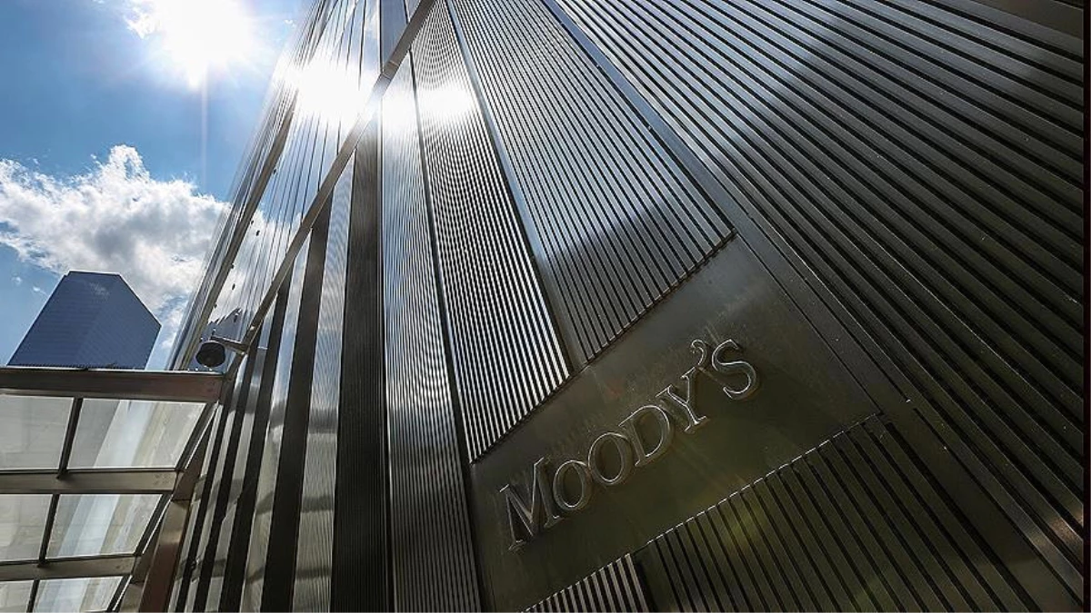 Moody\'s, 11 Türk Şirketin Notunu Düşürmek İçin İzlemeye Aldı