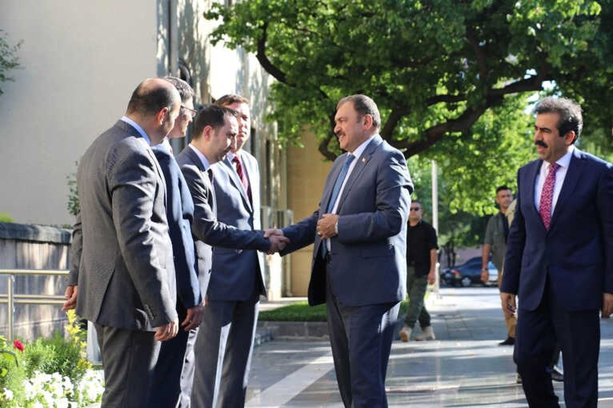 Orman ve Su İşleri Bakanı Eroğlu Diyarbakır\'da