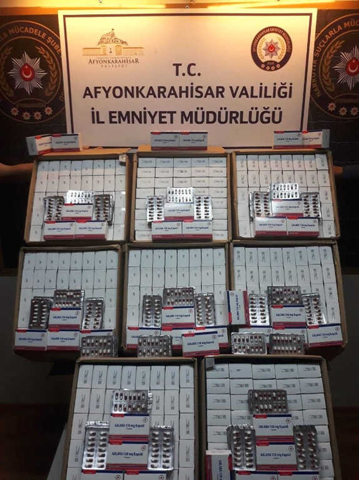Polisin Şüphelendiği Araçtan Uyuşturucuya Alternatif Hap Ele Geçirildi
