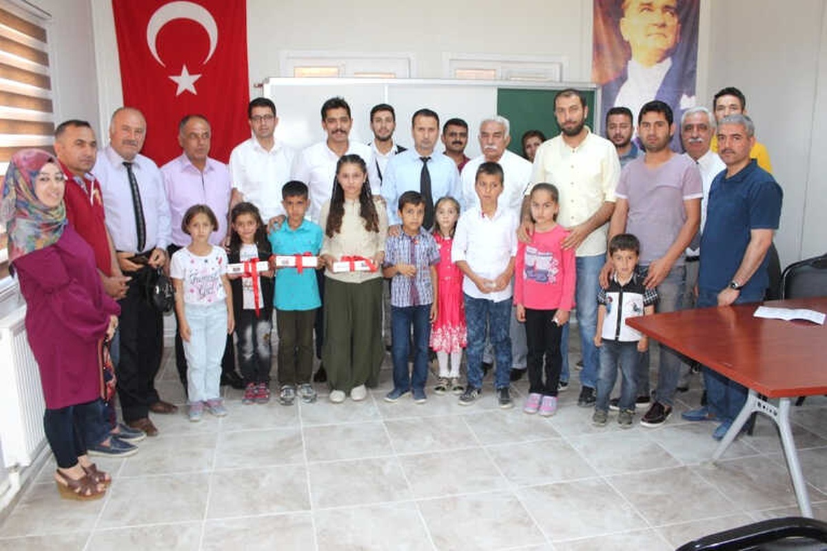 Samsat\'ta En Çok Kitap Okuyan Öğrenciye Altın Hediyesi