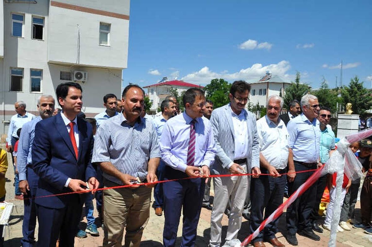 Sincik\'te Kıl Çadırda Yıl Sonu Sergisi