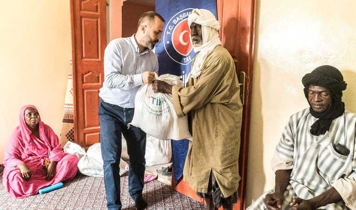 Tika\'dan Moritanyalı İhtiyaç Sahiplerine Gıda Yardımı