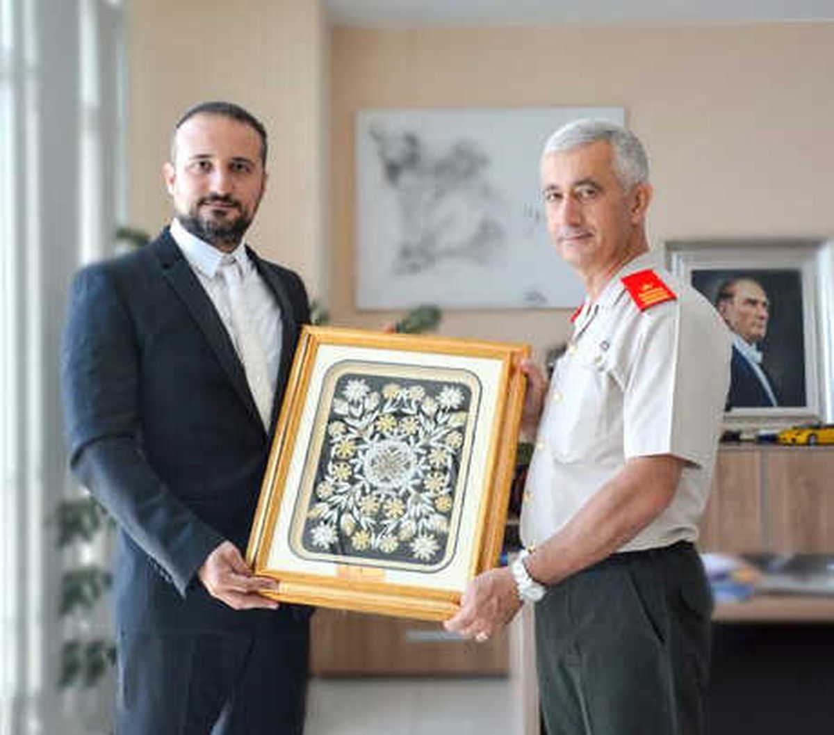 Tuğgeneral Algan\'dan Yakın Doğu Üniversitesi\'ne Nezaket Ziyareti