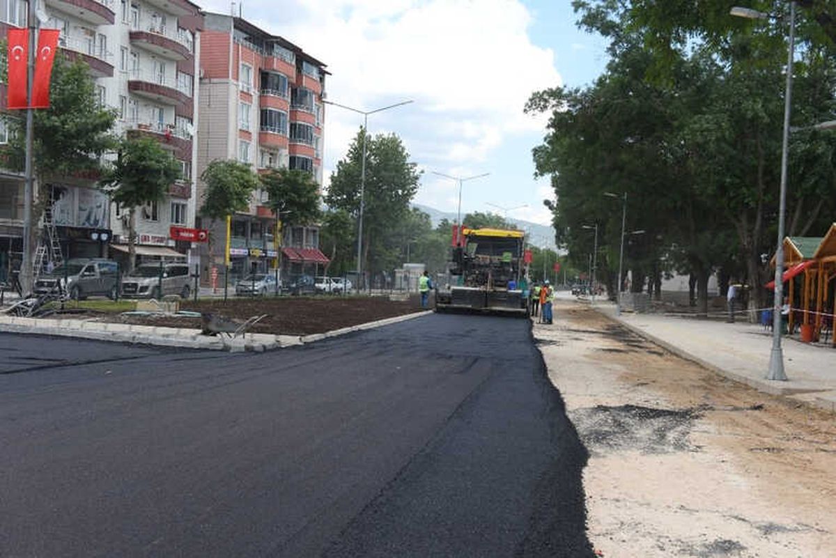 Turhal\'da Kaymakam Çeşmesi Kavşağında Sona Yaklaşılıyor