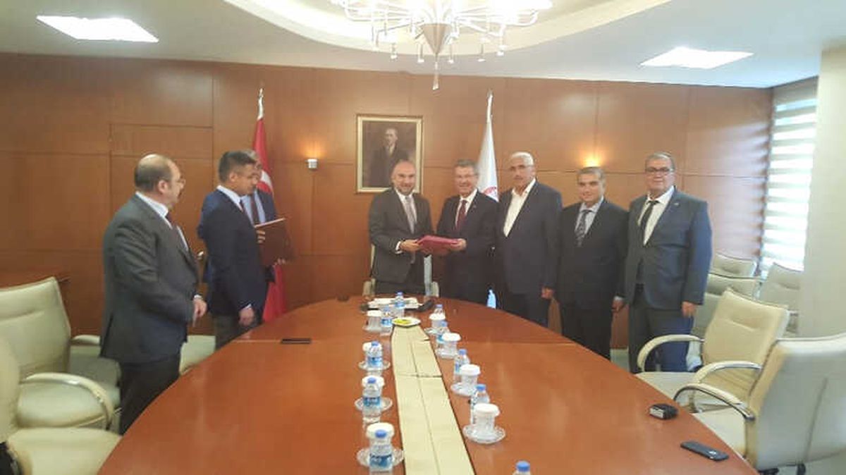 Turhal Şeker Fabrikasının Kayseri Şeker\'e Teslimi Özelleştirme İdaresinde Yapıldı