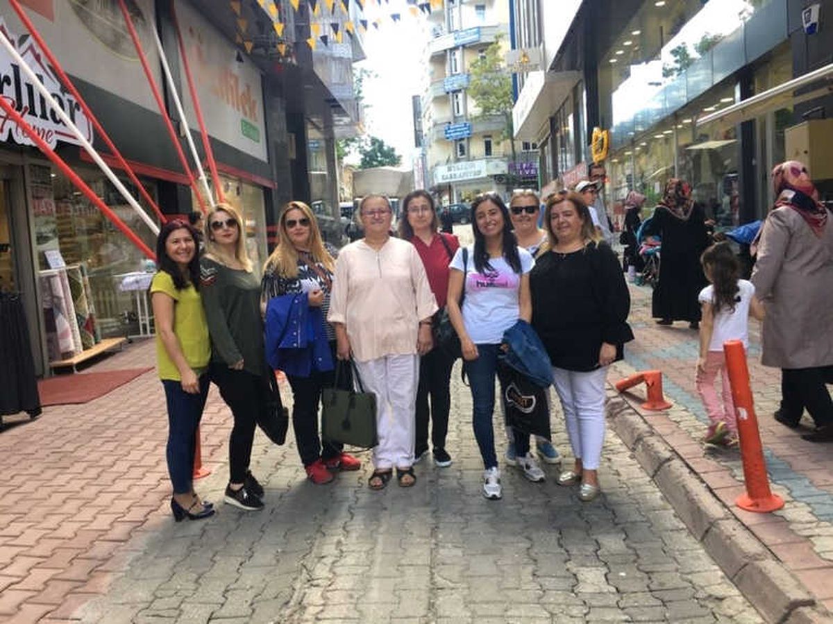 Türk Kadınlar Birliği 110 Çocuğa Kıyafet Yardımında Bulundu
