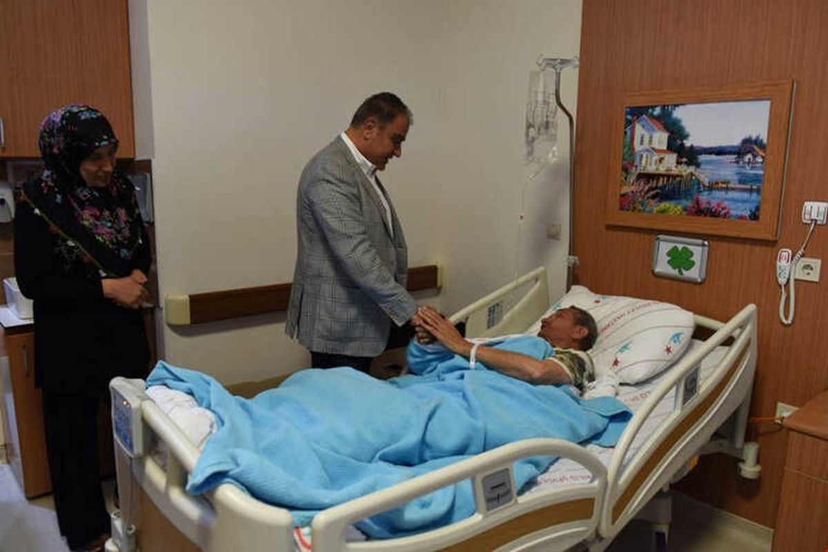 Vali Tekinarslan, Sağlık Personeli ile İftar Yaptı