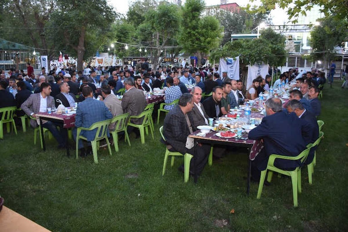 Vedaş ve Vepsaş\'tan Vatandaşlara İftar