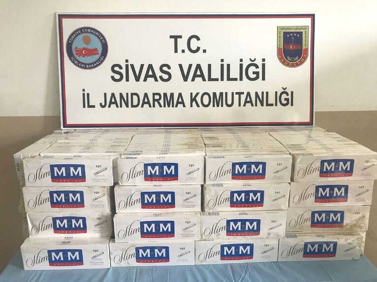 Yolcu Otobüsünde Kaçak Sigara Ele Geçirildi