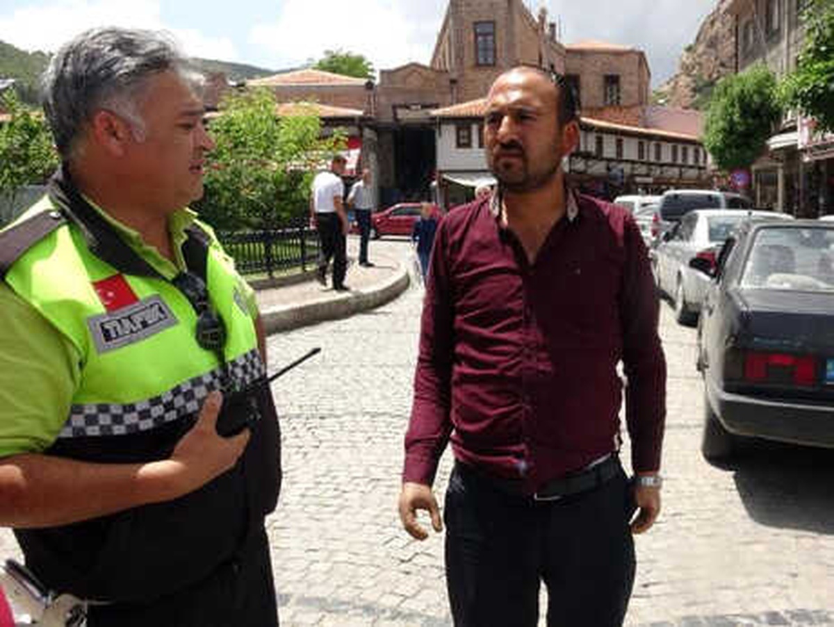 11 Yıldır Protez Ellerle ve Ehliyetsiz Araç Kullanan Sürücü, Polise Yakalandı