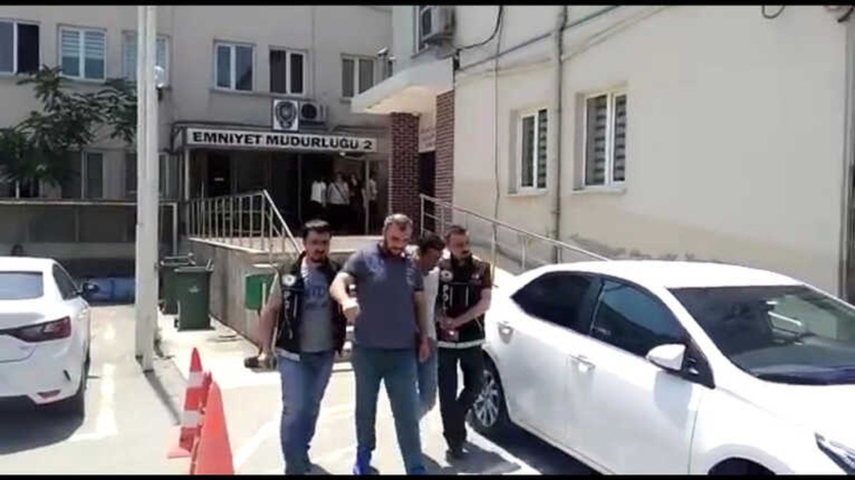 3 Bin 400 Adet Uyuşturucu Hapla Yakalandılar
