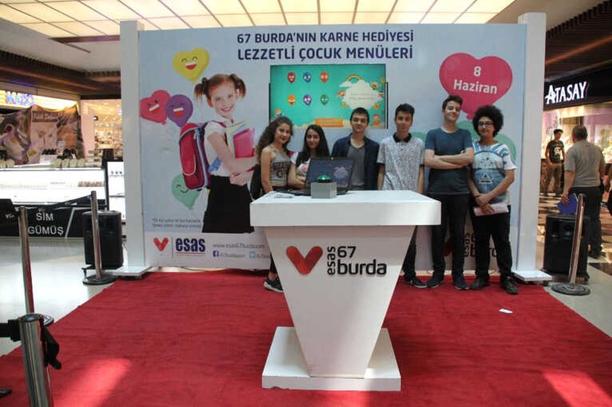 67 Burda Avm\'den Öğrencilere Karne Hediyesi Yemek Menüsü