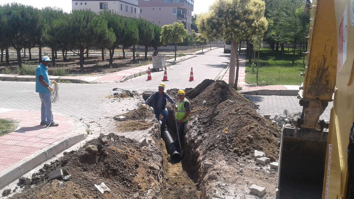 75. Yıl Mahallesi\'ne Ek Kanalizasyon Hattı