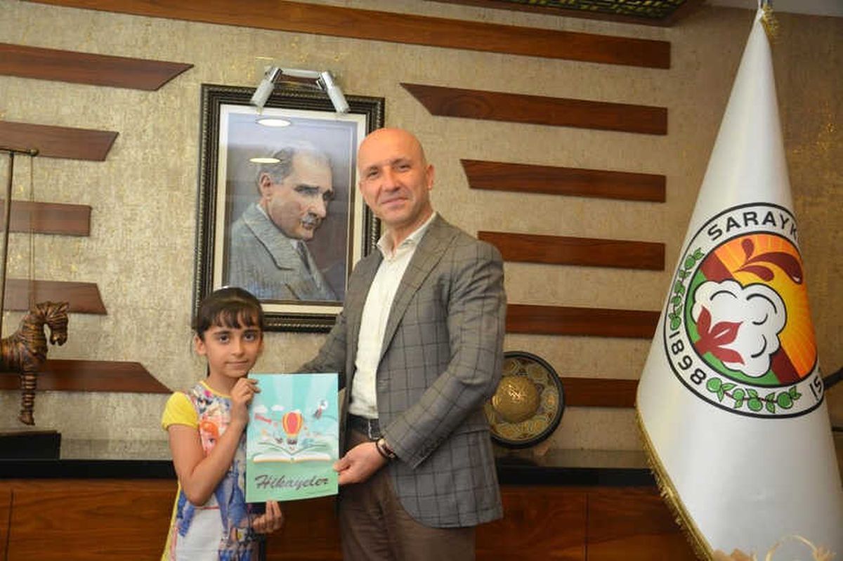 9 Yaşında Yazar Oldu