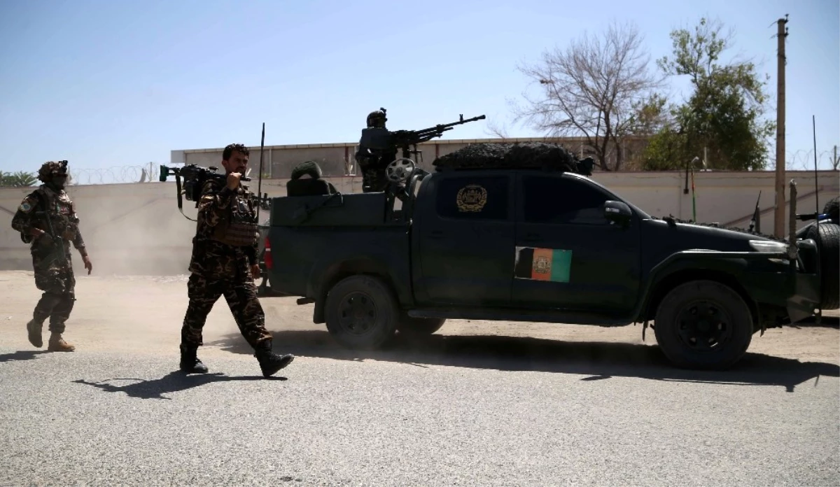 Afganistan\'da Milletvekilinin Evine Saldırı: 3 Ölü, 5 Yaralı