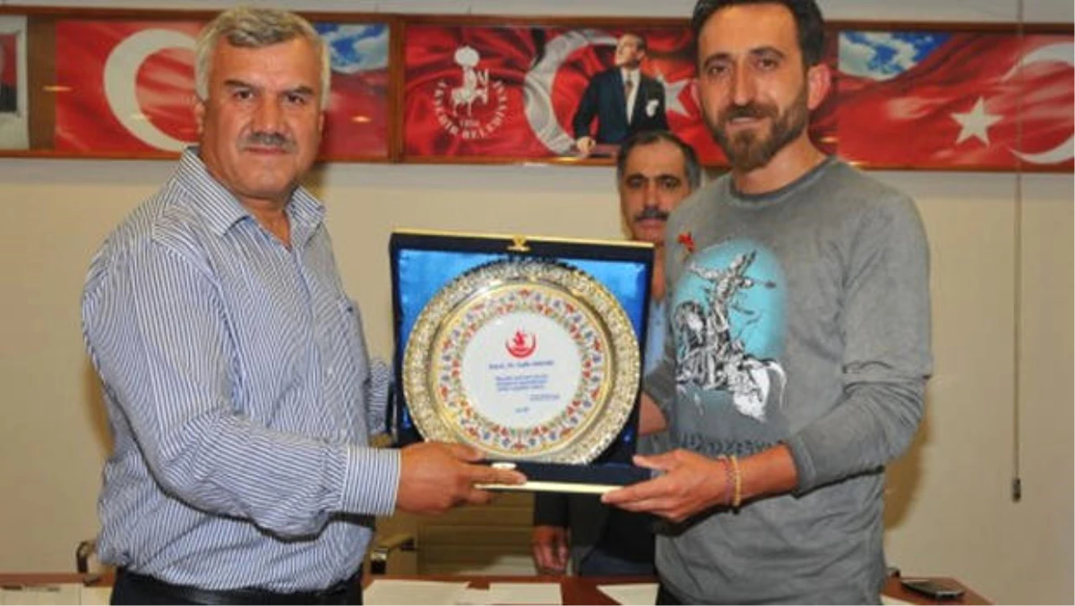 Akşehir Belediyesinden, Dünya Şampiyonuna Ödül