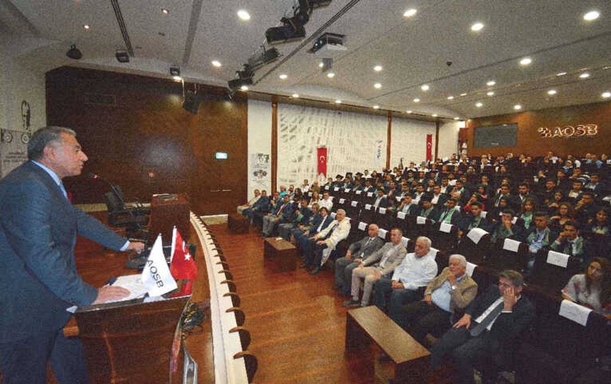 Aosb Teknik Bilimler Meslek Yüksekokulu\'nda Mezuniyet Sevinci