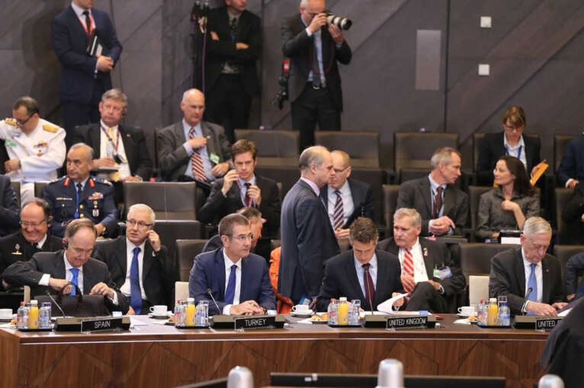 Bakan Canikli, Avustralyalı Mevkidaşı ile Görüştü