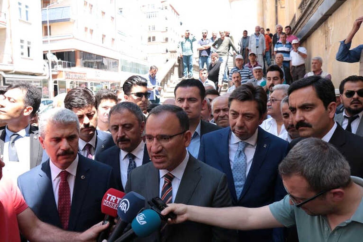 Başbakan Yardımcısı Bozdağ: "Avusturya Aşırı Irkçılara Cesaret Verecek Adımlar Atıyor"