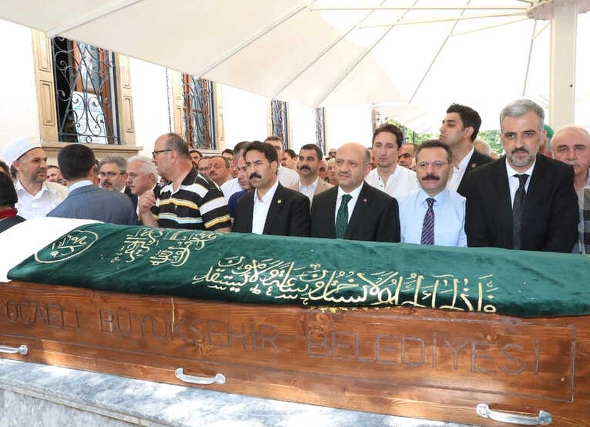 Başbakan Yardımcısı Işık, Mesut Barış\'ın Cenazesine Katıldı