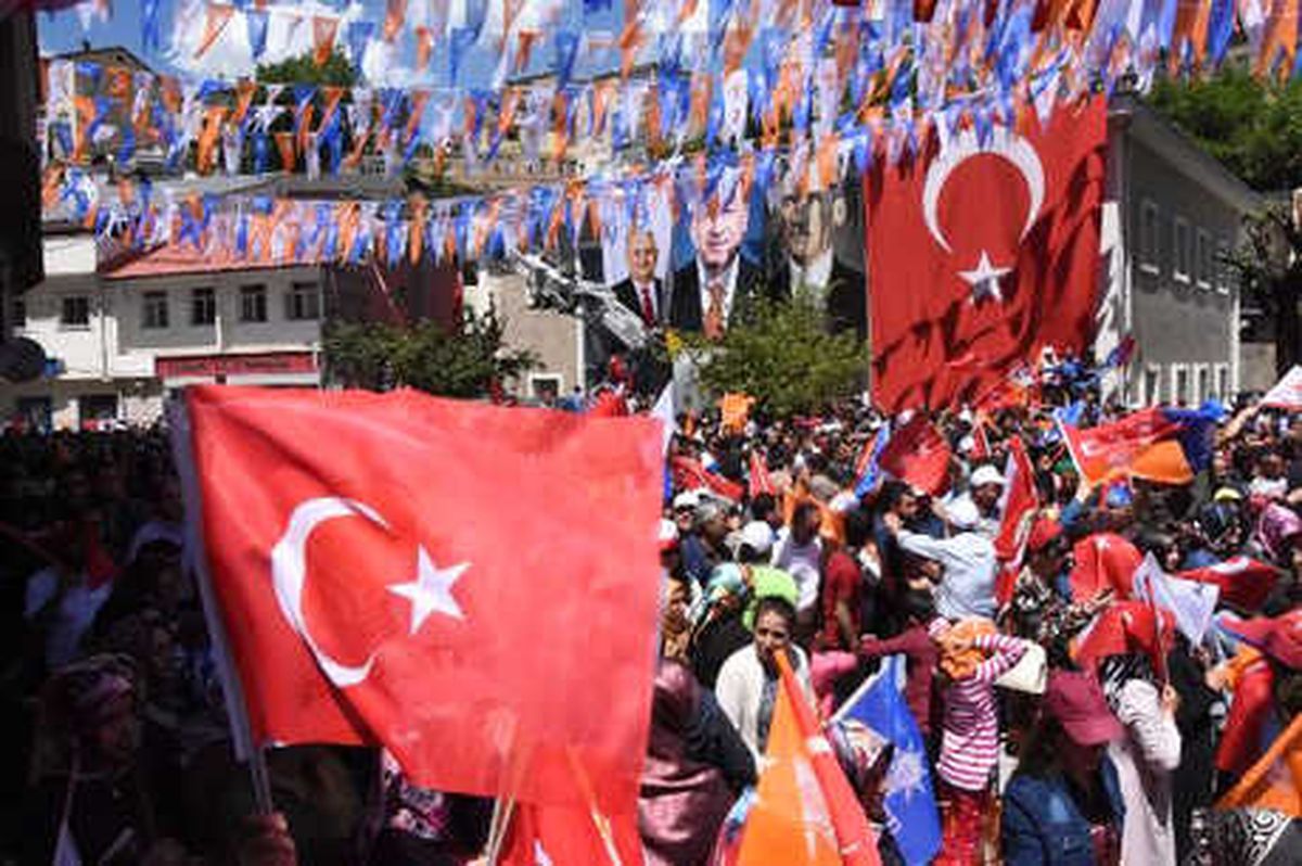 Başbakan Yıldırım: Yakmaktan, Yıkmaktan Bahsediyorlar
