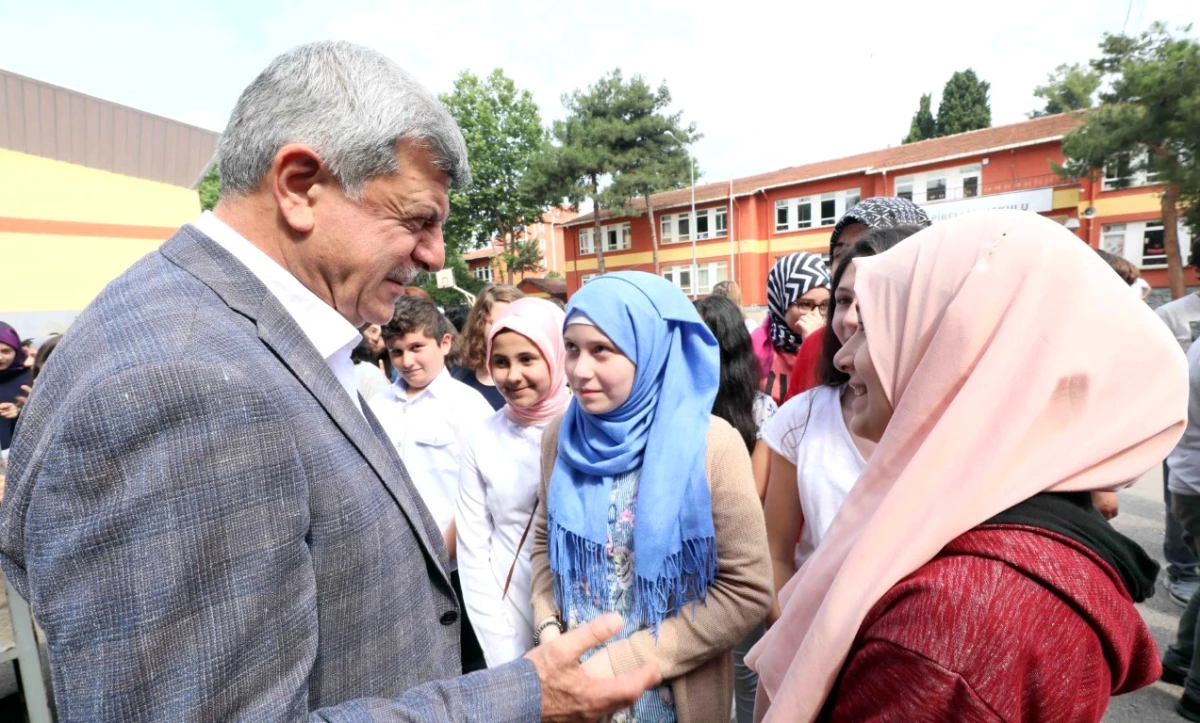 Başkan Karaosmanoğlu, "Çok Okuyun, Çalışın, Örnek Olun"