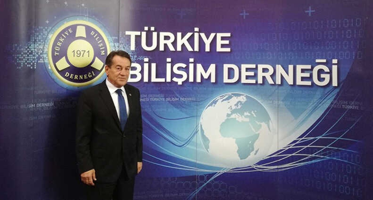 "Bilişimin İsim Babası" Adına Özel Ödül