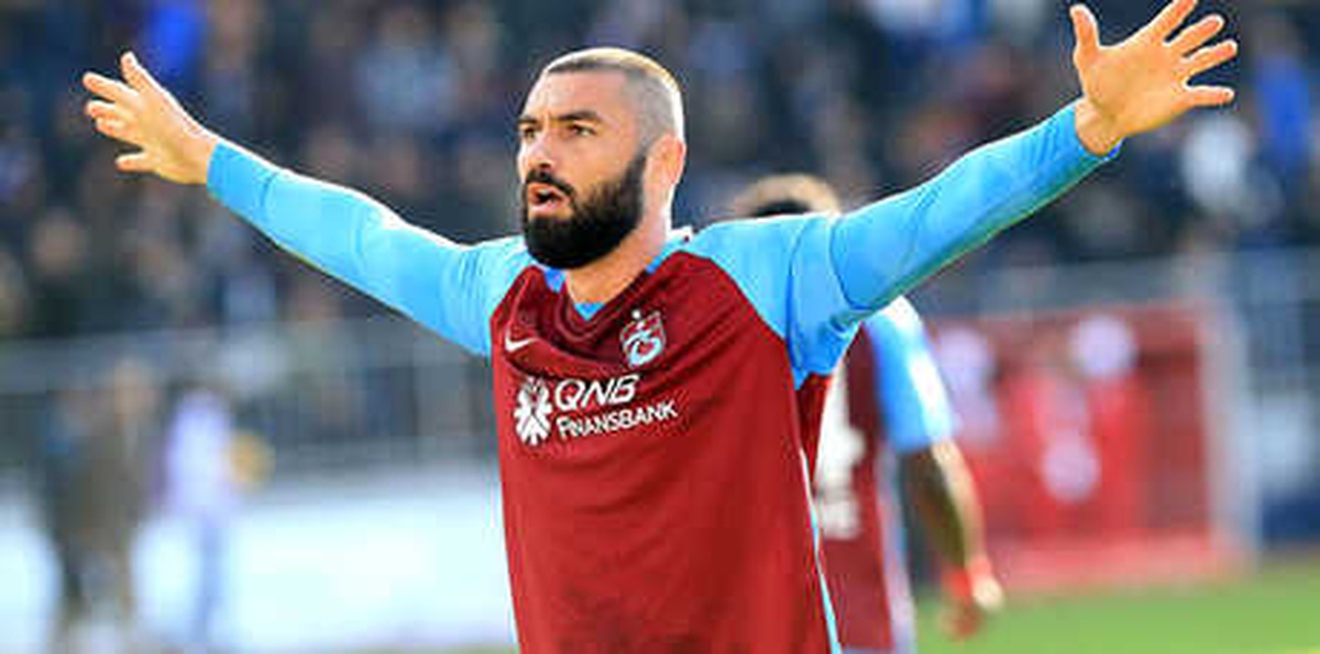 Burak Yılmaz Trabzonspor\'da Kalıyor...