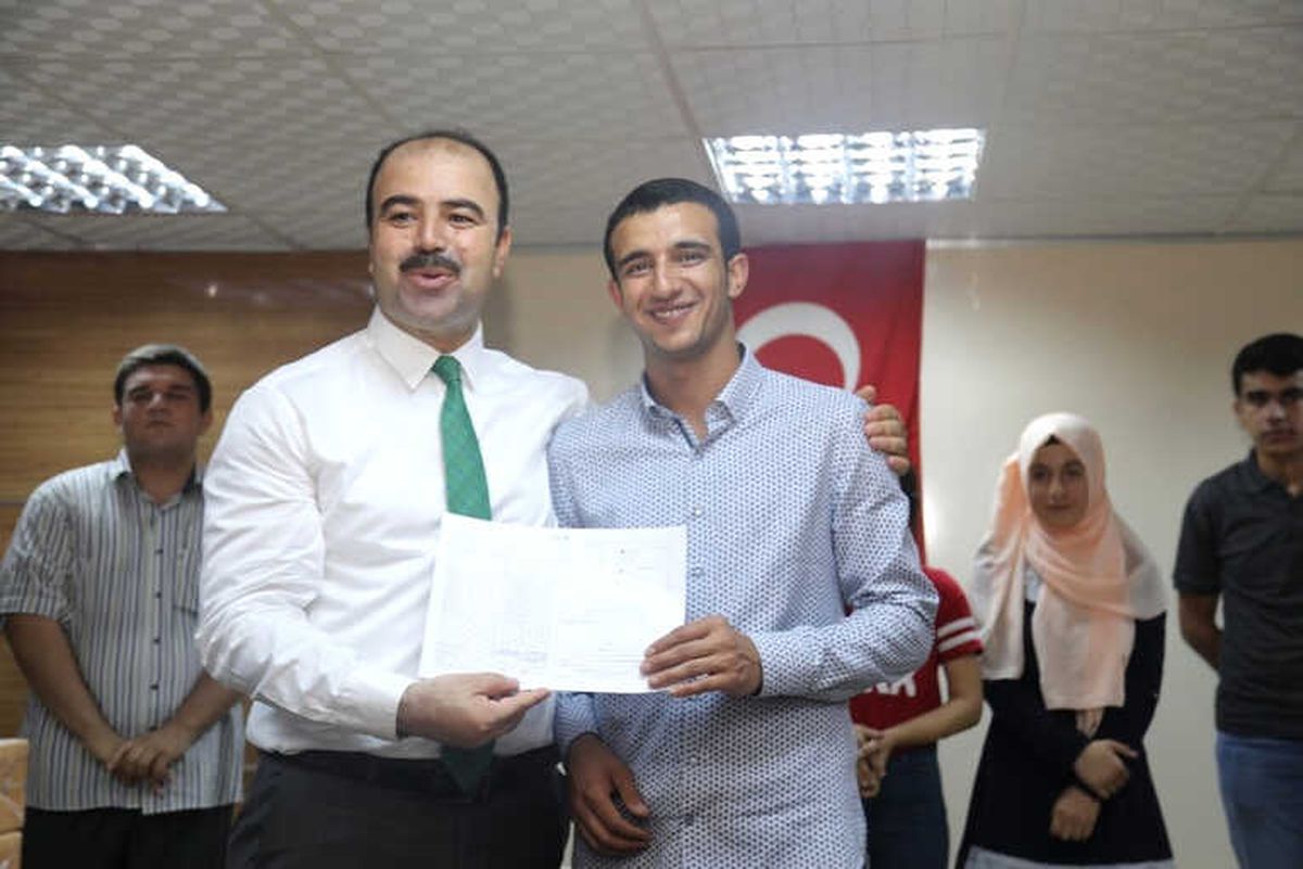 Çiftçi, Öğrencilerin Karne Heyecanına Ortak Oldu