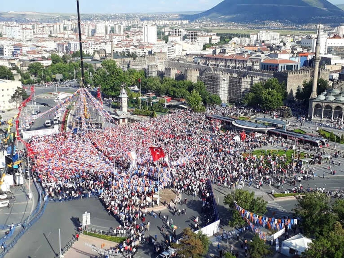 Cumhurbaşkanı Erdoğan: "Biz Bu Meydana Kimsenin Gölgesi Olarak Çıkmıyoruz"