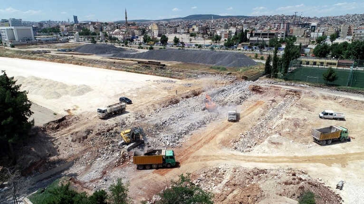 Gaziantep\'te 65 Yıllık Köprü Yıkıldı