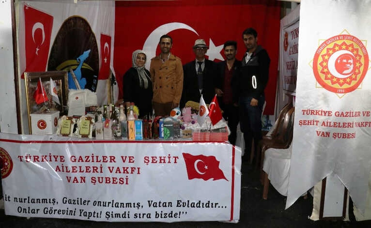 Gaziler ve Şehit Aileleri Vakfı Standına İlgi Büyük