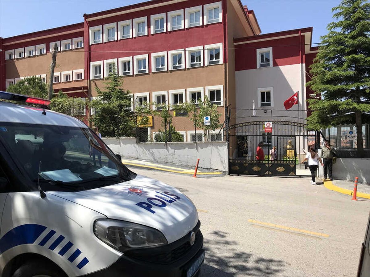 Güncelleme - Başkentte Okul Önünde Kavga